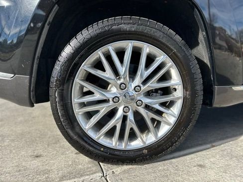 Used 2017 Jeep Grand Cherokee Summit image 30