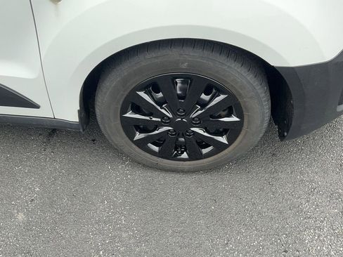 Used 2020 Ford Transit Connect XL image 5