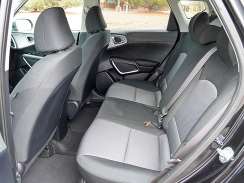 Used 2025 Kia Soul LX w/ LX Technology Package image 15