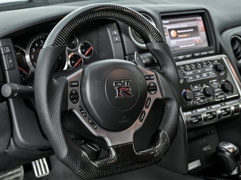 Used 2009 Nissan GT-R Premium image 23