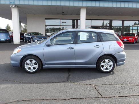 Used 2004 Toyota Matrix XR image 2