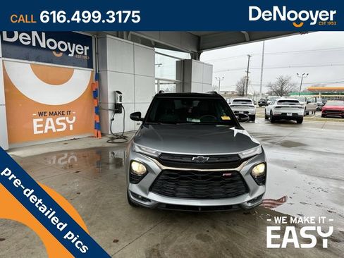 Certified 2023 Chevrolet TrailBlazer RS w/ Convenience Package image 2