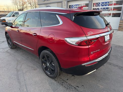 Used 2024 Buick Enclave Essence w/ Sport Touring Edition AWD/4WD image 8