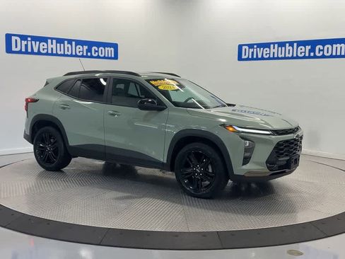Used 2024 Chevrolet Trax ACTIV w/ Sunroof Package FWD image 4