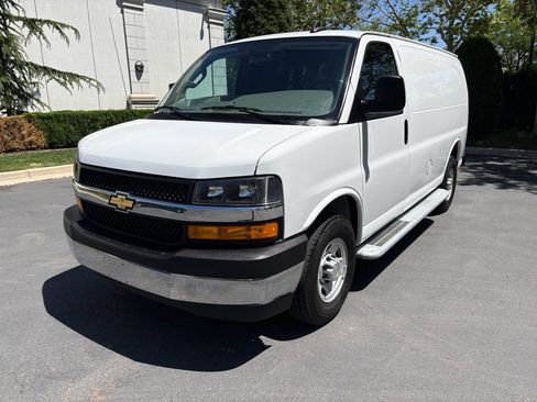 Used 2024 Chevrolet Express 2500 w/ Driver Convenience Package RWD image 3
