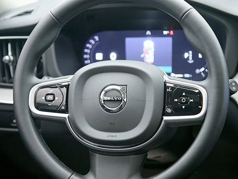Certified 2025 Volvo XC60 B5 Plus AWD/4WD image 25