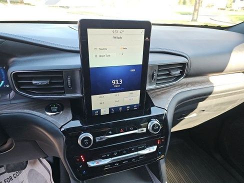 Used 2021 Ford Explorer Platinum w/ Equipment Group 601A image 21