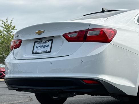 Used 2020 Chevrolet Malibu LS w/ Driver Confidence Package II FWD image 6