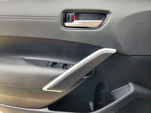 Used 2026 Toyota Corolla Cross XLE image 16