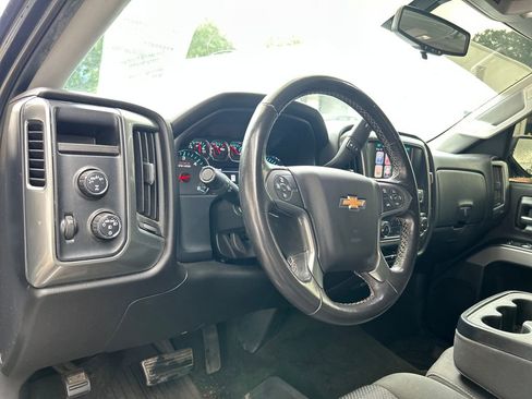 Used 2018 Chevrolet Silverado 1500 LT AWD/4WD image 9