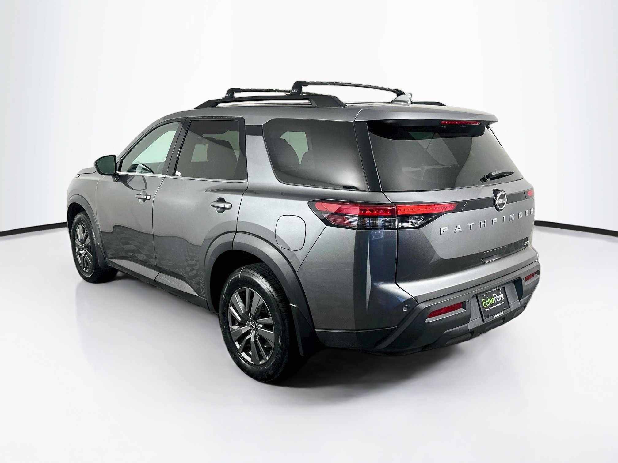 Used 2022 Nissan Pathfinder SV FWD image 5