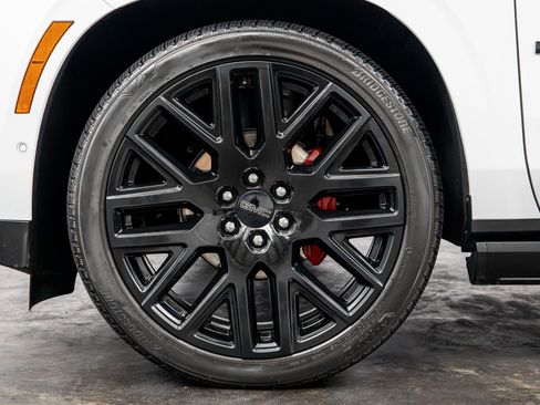 Used 2026 GMC Yukon XL Denali Ultimate w/ LPO, Floor Liner Package AWD/4WD image 11