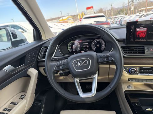 Certified 2024 Audi Q5 e Premium AWD/4WD image 7