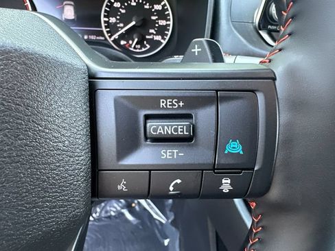 Used 2025 Nissan Rogue SV AWD/4WD image 32