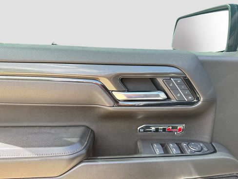 Used 2025 GMC Sierra 1500 AT4 w/ AT4 Premium Package AWD/4WD image 9