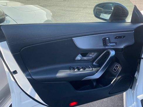 Used 2022 Mercedes-Benz CLA 250 image 11