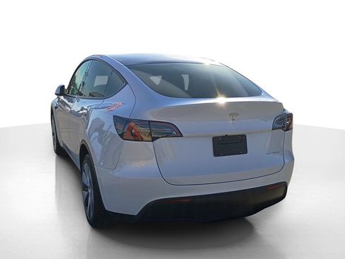 Used 2023 Tesla Model Y Long Range AWD/4WD image 8