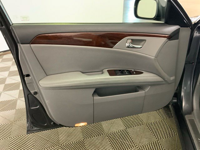 Used 2008 Toyota Avalon Touring FWD image 16