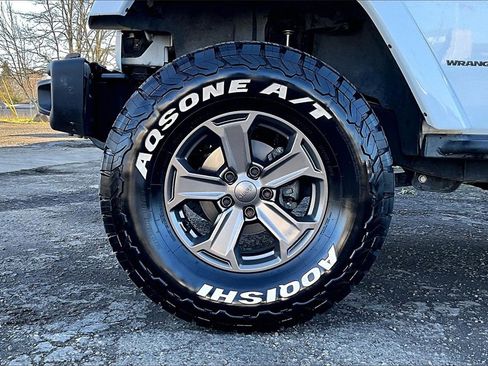 Used 2018 Jeep Wrangler Sport image 12