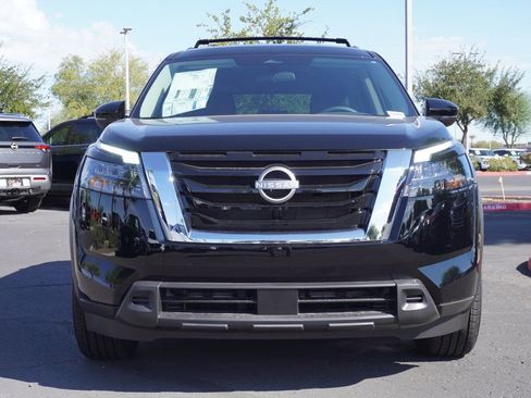 New 2025 Nissan Pathfinder SV image 5