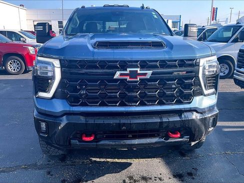 Used 2024 Chevrolet Silverado 2500 ZR2 w/ Technology Package AWD/4WD image 3