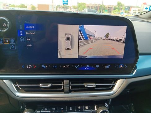 Used 2024 Chevrolet Equinox EV LT AWD/4WD image 20
