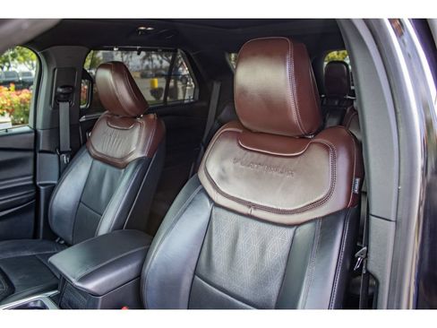 Used 2020 Ford Explorer Platinum w/ Premium Technology Package AWD/4WD image 33