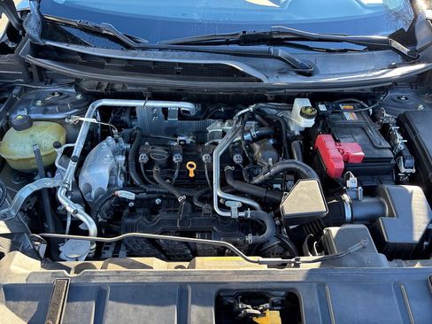 Used 2021 Nissan Rogue S image 22