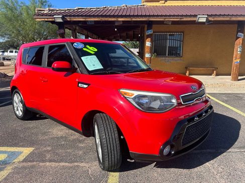 Used 2016 Kia Soul + FWD image 7