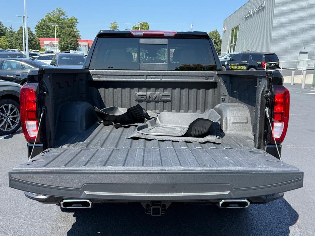 Used 2025 GMC Sierra 1500 Elevation w/ Elevation Premium Package AWD/4WD image 4