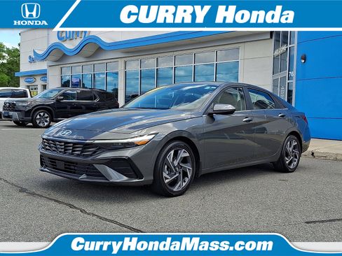 Used 2025 Hyundai Elantra SEL FWD image 1