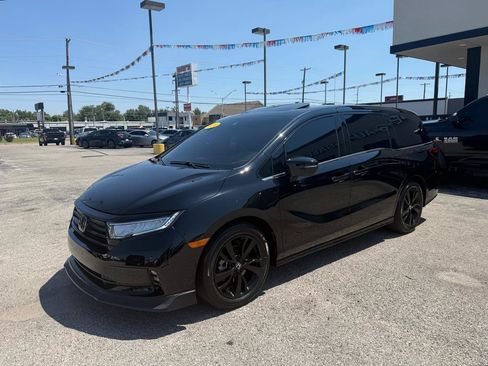 Used 2024 Honda Odyssey Sport image 2