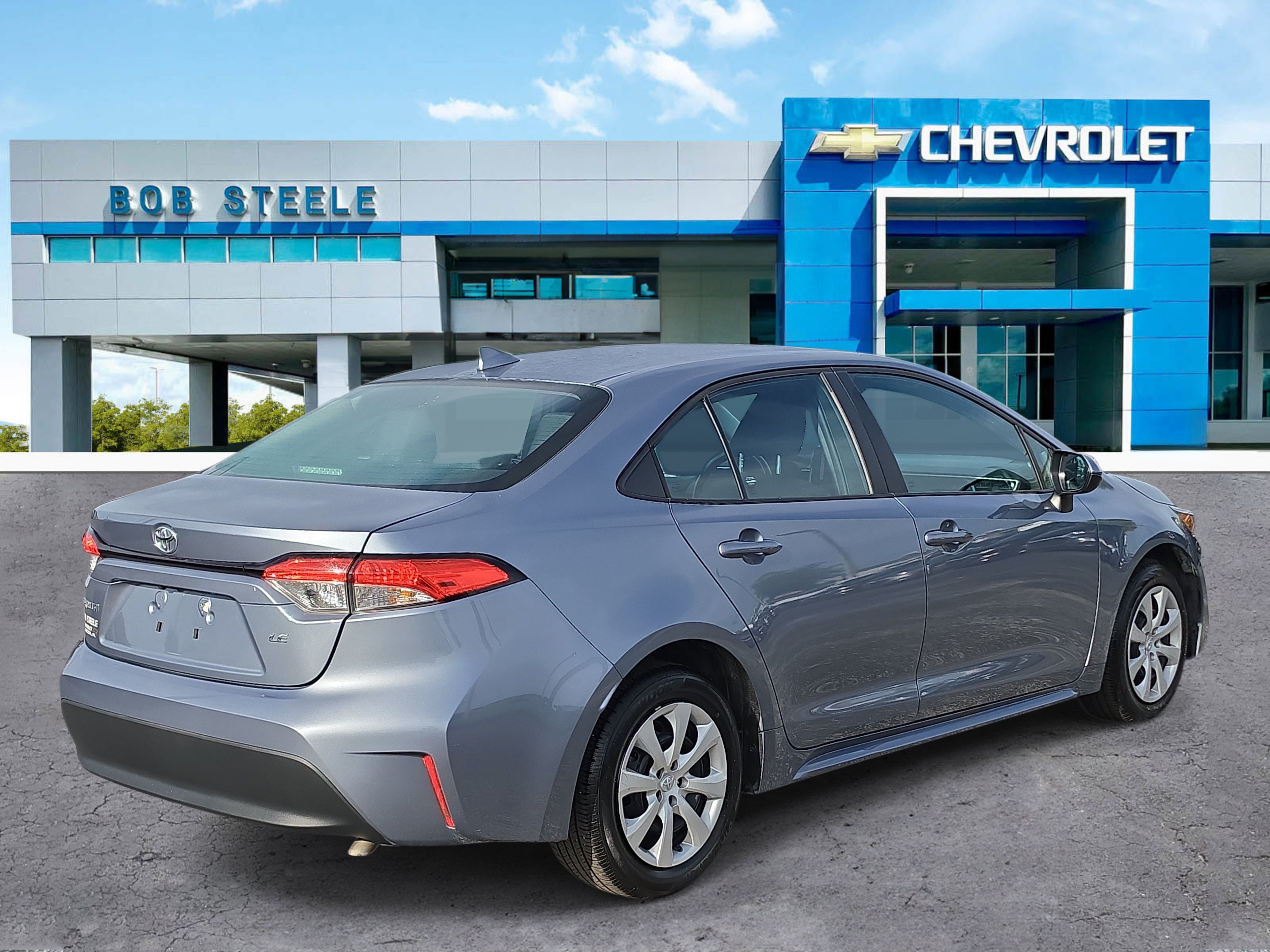 Used 2024 Toyota Corolla LE FWD image 4