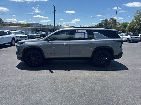 New 2026 Chevrolet Traverse RS w/ LPO, Floor Liner Package FWD image 18