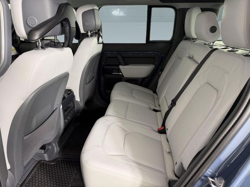 Used 2026 Land Rover Defender 110 S image 12