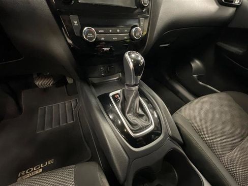 Used 2018 Nissan Rogue Sport SV w/ SV Technology Package image 15