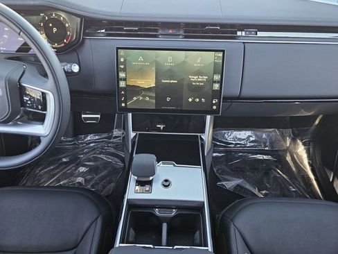 New 2025 Land Rover Range Rover SE image 15
