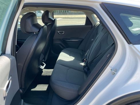 Used 2025 Kia K4 LXS image 25