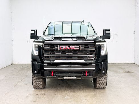 Used 2025 GMC Sierra 2500 AT4X AWD/4WD image 2