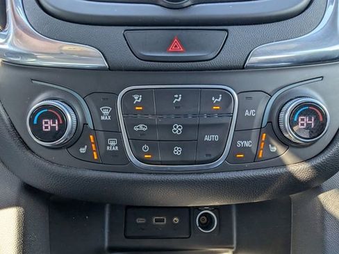 Used 2020 Chevrolet Equinox LT image 25