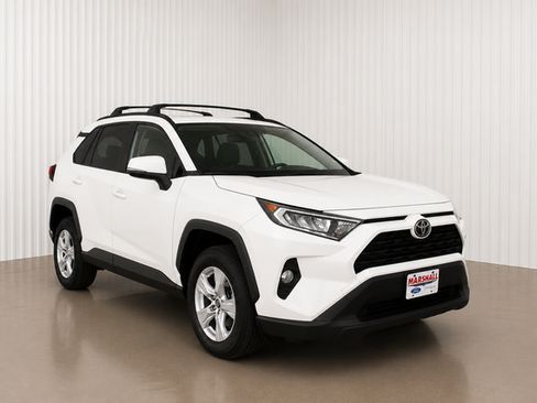 Used 2019 Toyota RAV4 XLE FWD image 1