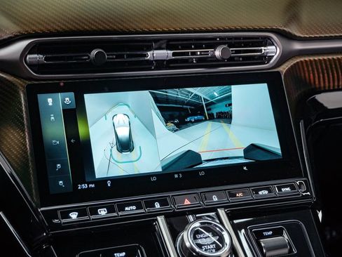 Used 2026 Aston Martin V8 Vantage Coupe RWD image 28