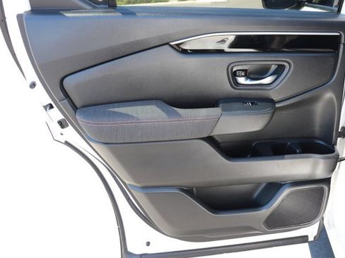 Certified 2025 Honda Pilot Sport image 13