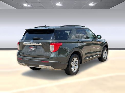 Used 2023 Ford Explorer XLT w/ Equipment Group 202A AWD/4WD image 9
