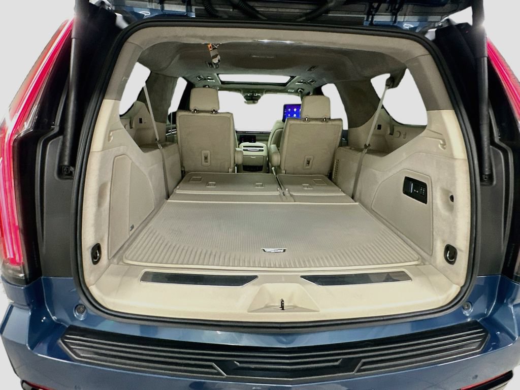 Used 2025 Cadillac Escalade ESV Sport Platinum AWD/4WD image 28