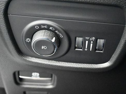 New 2025 Jeep Grand Cherokee L Limited w/ Trailer Tow Package image 37