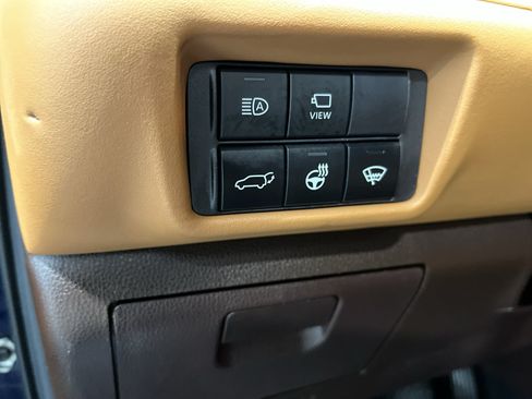 Used 2022 Toyota Highlander Platinum AWD/4WD image 30