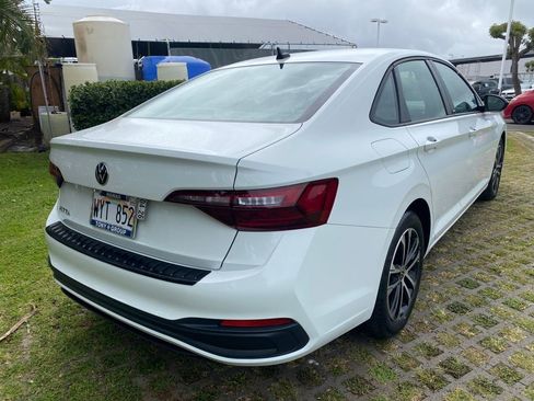 Used 2024 Volkswagen Jetta Sport image 7