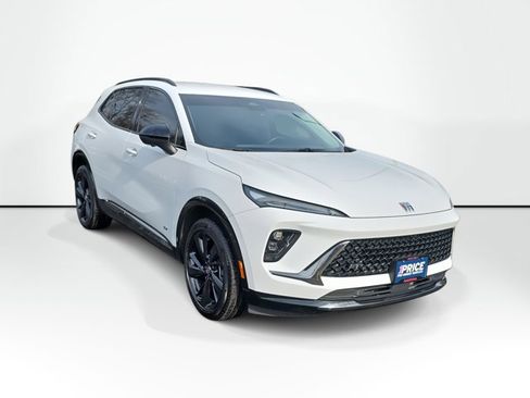 Used 2024 Buick Envision Sport Touring image 3