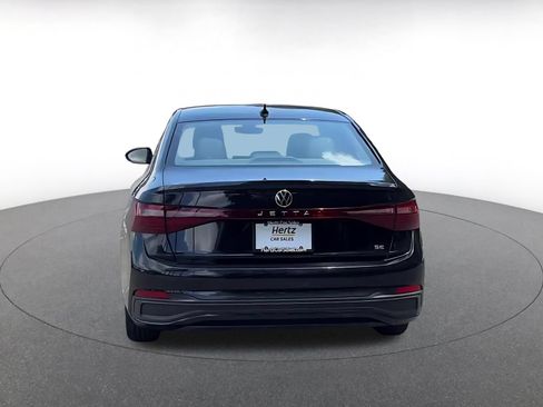 Used 2025 Volkswagen Jetta SE FWD image 12